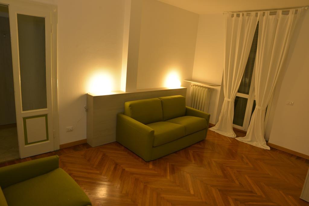 Residenza Cece' Lägenhet Lecco Rum bild